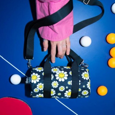 Weekender Medium Loqi Flowers Negro