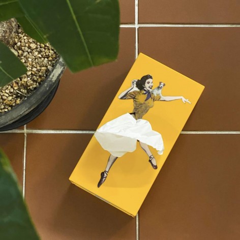 Tissue Up Girl Daisy